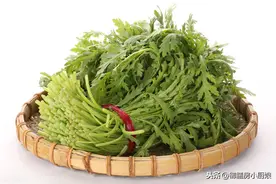 3步教你秘制清炒茼蒿，夏天吃可以增进食欲、清血养心、通便瘦身图片