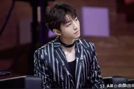 气质挂的时尚弄潮儿王俊凯又上线！黑色choker西装造型你打几分？图片