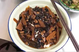 老舍《茶馆》中的“烂肉面”，曾火遍北京城，如今为何不再辉煌？图片