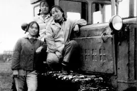 农村女拖拉机手，逆袭成百亿富豪后，为鼓励员工，买百辆豪车相送图片