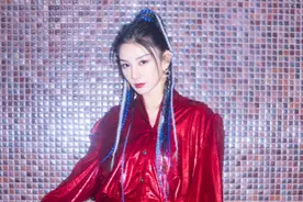 黄奕新造型梦回“李玉湖”！剑眉英气又艳丽，穿红裙展露绝美风情图片