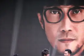 从周传雄到小刚，一首《寂寞沙洲冷》唱出他的经历图片