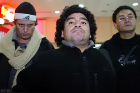马拉多纳曾六次来中国，愿当国足主帅，纳闷13亿人为何踢不好球图片