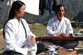 男子自号“琴剑逍人”，与女弟子结婚隐居深山，现在过得怎么样？图片