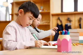 7岁孩子偷拿了100元钱买玩具，回家还撒谎，家长应怎么教育？图片