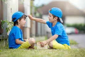 找别人帮忙，为何少说“不好意思麻烦了”，别说“只是帮个小忙”图片