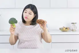 你还在节食减肥吗？千万别了，不仅让你越来越肥，还会像僵尸一样图片