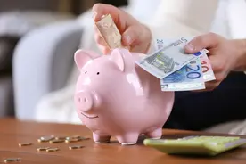 别再傻傻存定期，当存款超过100万，可直接和银行谈利息？图片