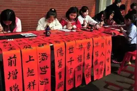 火葬场门口一上联："早来晚来早晚得来"，一下联，让人很不舒服图片