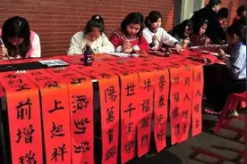 火葬场门口一上联："早来晚来早晚得来"，一下联，让人很不舒服图片