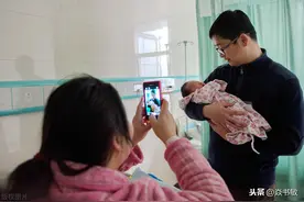 45岁父母生二胎无力抚养，将刚毕业女儿告上法庭，你不养谁养图片