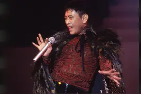 怀念！70年代香港巨星罗文离世18周年，一生传奇爱提携后辈图片