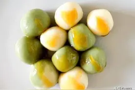 手把手教您做日式团子，软糯弹牙还不塌陷，漂亮好吃，做法又简单图片