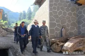 州政府副州长、县委书记仁青东珠深入达拉乡那盖村实地查看灾情 现场指导救灾工作并看望慰问受灾群众图片