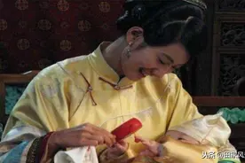 男子出生后看到米饭就流泪，八十一岁去世时，才知其真实身份图片