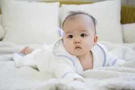 宝宝尿布的选择和洗涤技巧图片