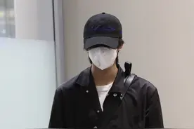 孤影和宋威龙双排连麦，孤影让出C位，宋威龙一句话暴露出人品！图片