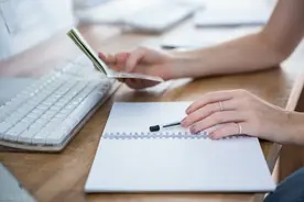 "公务员考试培训班"那些坑 你踩了几个图片