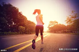 我的爱情观：爱情是人生的锦上添花，首先当然要你自己是锦啊！图片