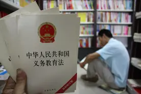 12年义务教育要来了？1分5000元的“天价择校费”，终于不用出了…图片