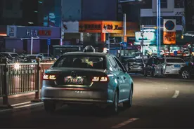 佳能M6配小痰盂 初体验夜拍图片
