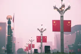 听！青岛的孩子们唱响“我和我的祖国”这场快闪温暖人心图片