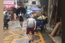 老年人不爱洗澡？如果你体验到身体的老龄化，就明白老年人的难处图片