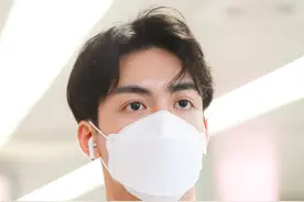 曾舜晞现身上海，衣着时尚帅气逼人，一举一动风度翩翩星光熠熠图片