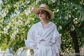 “阔腿裤”彻底失宠了，今秋流行这3种“裤子”，遮肉显瘦还显高图片