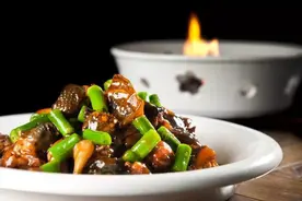 竹丝鸡烧甲鱼，清烧鸡油菌，​私房鲜鲍，干烧茶树菇，红杏霸王蟹图片
