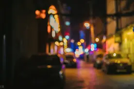 二三十岁，总想要逃离：不在意别人的眼光，就是对自己最大的温柔图片