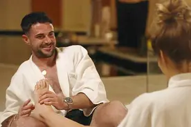 女星相亲真人秀给男嘉宾足疗，直言嫌弃，听到这句话后态度逆转图片