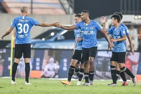 悲催！中国足坛八冠王主帅+俩核心外援全部离队，新赛季要崩盘？图片