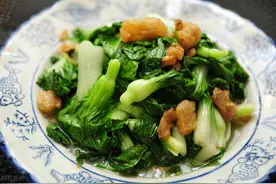 猪油这样熬，连油渣都可以当盘菜，又白又香，放两星期都不坏图片