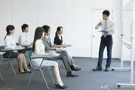 每天记一个单词（第3458）groom图片