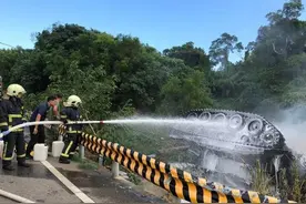 台军战车在小金门翻车致1人死，蔡英文表态将向美国采购新战车图片