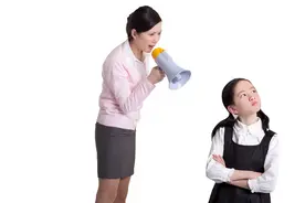 《蜡笔小新》告诉你，脾气暴躁，难以相处妈妈都源于不够爱自己图片