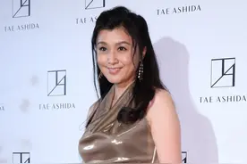 50岁藤原纪香 岁月痕迹明显了图片