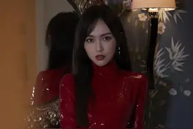 唐嫣越高调越美丽，穿漆皮红裙配红鞋效果惊艳，当妈后好有女人味图片