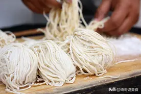 煮面条，你还是开水下锅吗？掌握三个诀窍，面条爽滑筋道真好吃图片