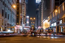 旺角是香港人流最旺盛的地区，是本地人购物的热门地点图片