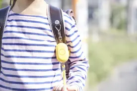 北京孩子一觉醒来无法去学校，嚎啕大哭：新冠病毒太可恶图片