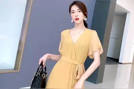 时尚服饰之美：荷叶袖连衣裙。显瘦飘逸、时尚大气图片