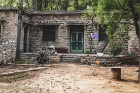 故事：民国时期豫北农村奇闻趣事：流浪儿起贪心祸害老木匠，最终遭报应图片