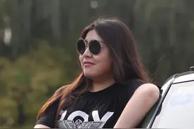 这辆绿色“小虫子”能够吸引到你吗？网友试驾甲壳虫图片