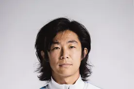 广州富力拍摄创意写真，李提香飘逸长发“是个狼人”图片