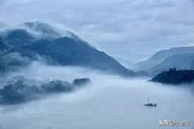 读苏轼《临江仙·夜归临皋》，小舟从此逝，江海寄余生图片
