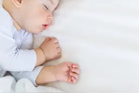 3个妙招轻松解决宝宝奶睡！奶睡危害不容小觑！宝妈别再心软啦图片