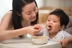 1岁宝宝的辅食，要遵循5大原则，早知早受益，值得收藏图片