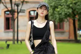 杭州女生街拍真时髦，“露腰穿搭”比拼好身材，风情万种迷众人图片